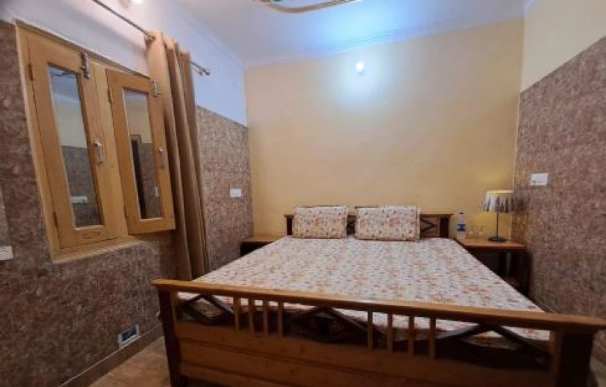 Gopi Homestay and Restaurant -Jim Corbett